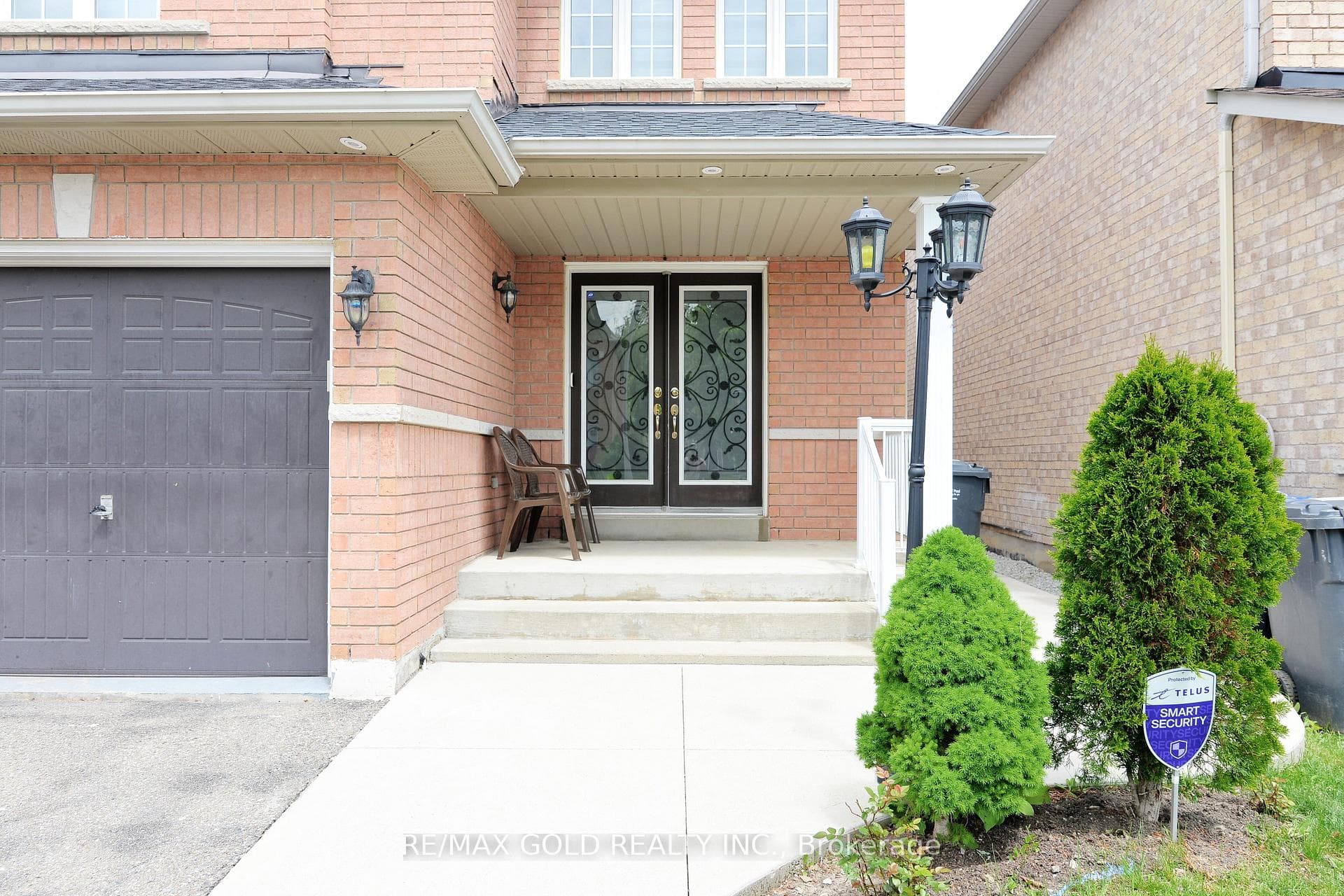 47 Sir Jacobs Crescent photo 2