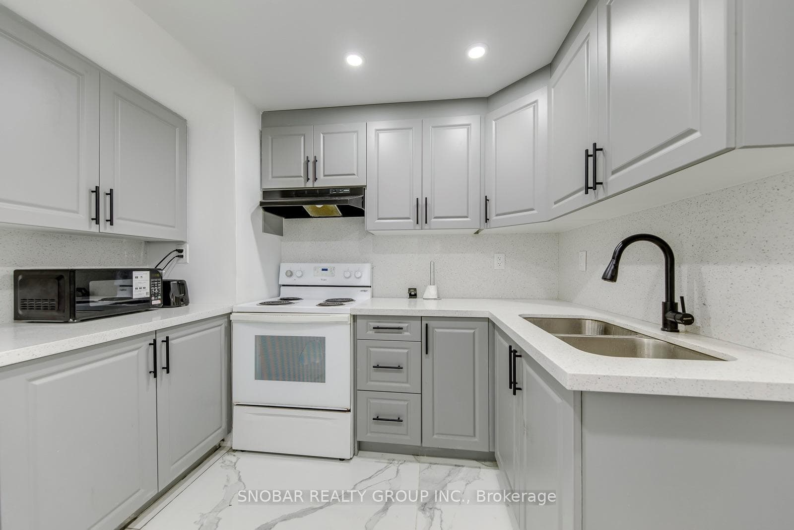 99 Jeffcoat Drive photo 28