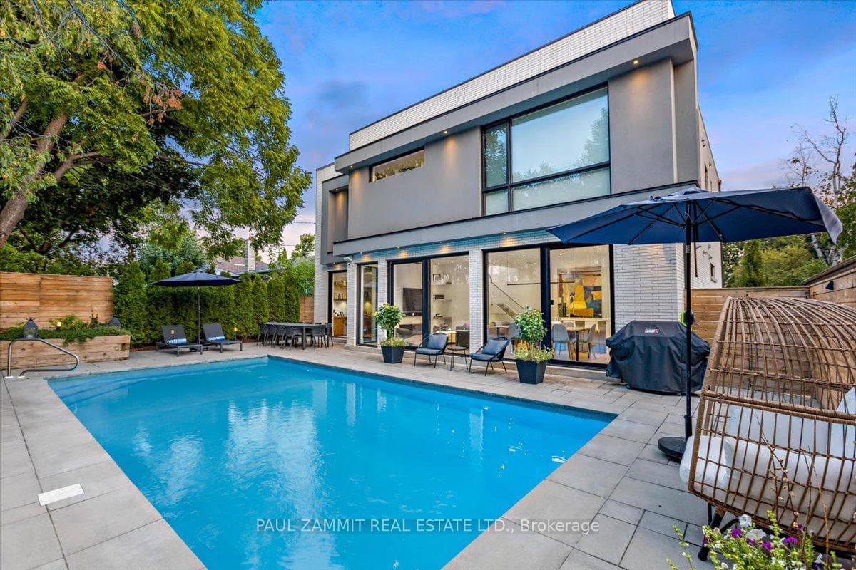14 Rothsay Road photo 44