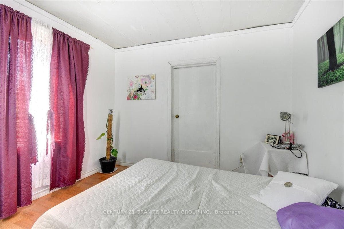 710 Rose Island Road photo 26