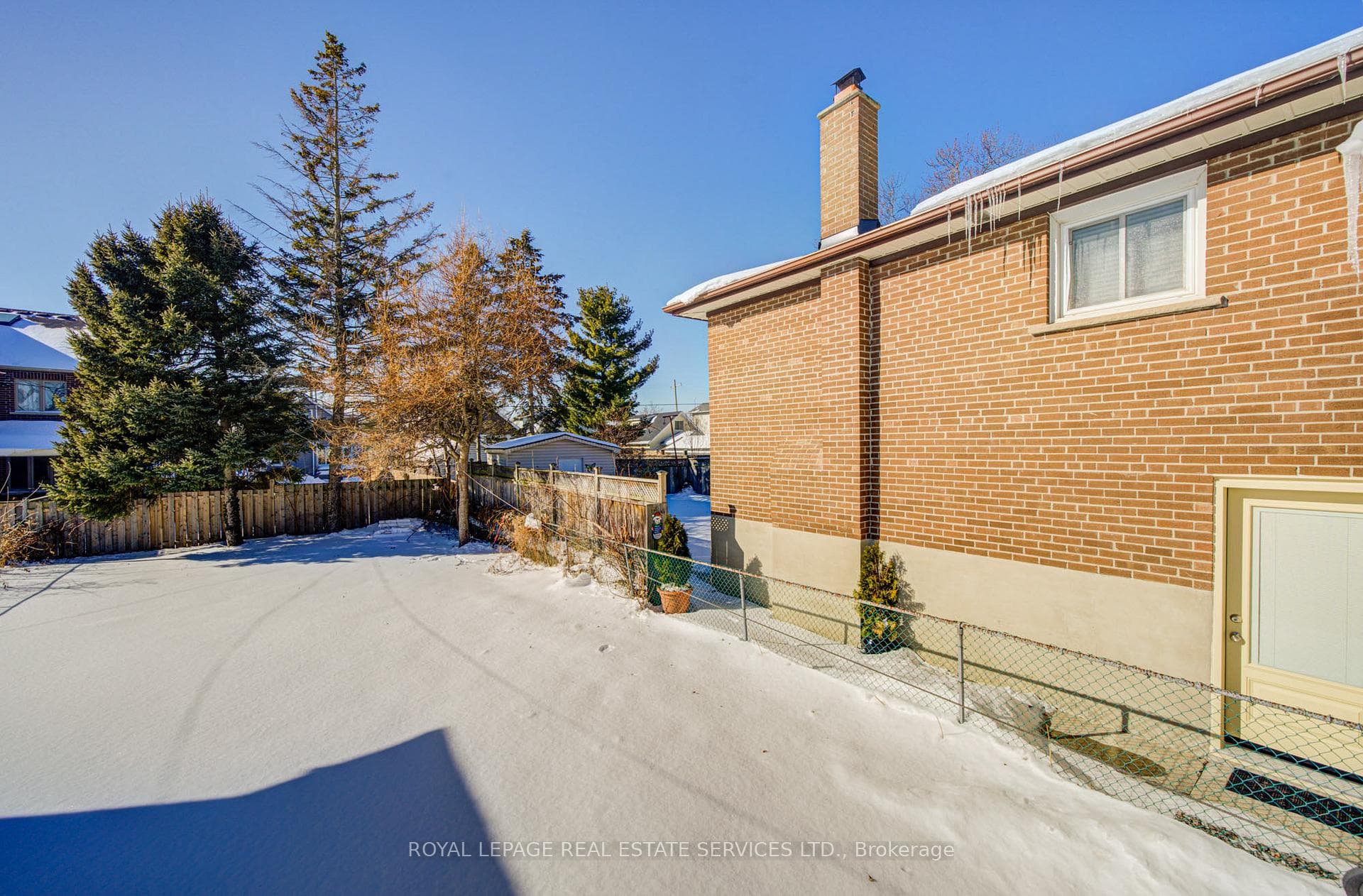 1054 East Avenue photo 27