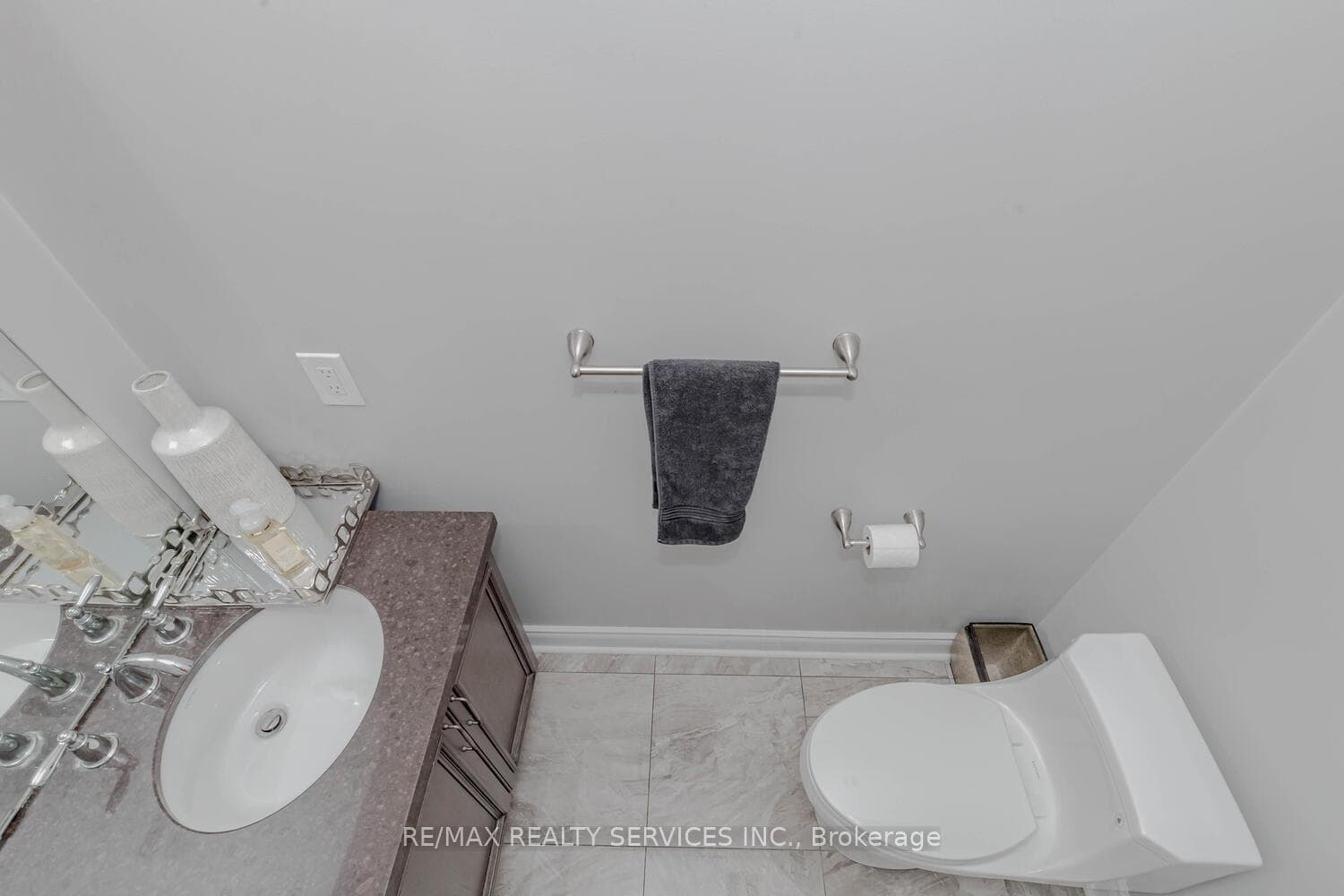 1 Fallowfield Road photo 20