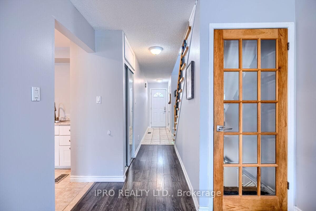 42 Dawson Crescent photo 3