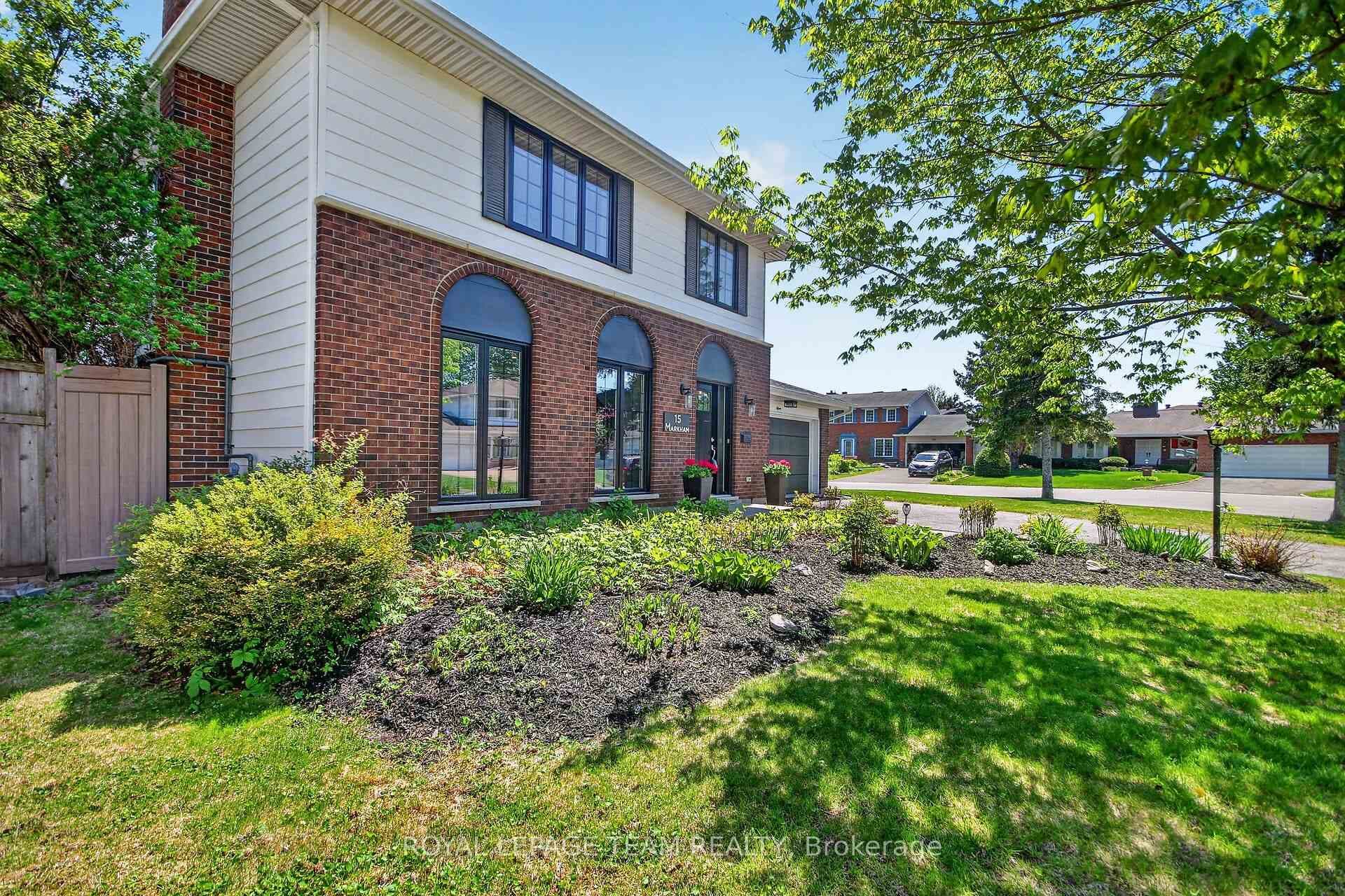 15 Markham Avenue photo 3