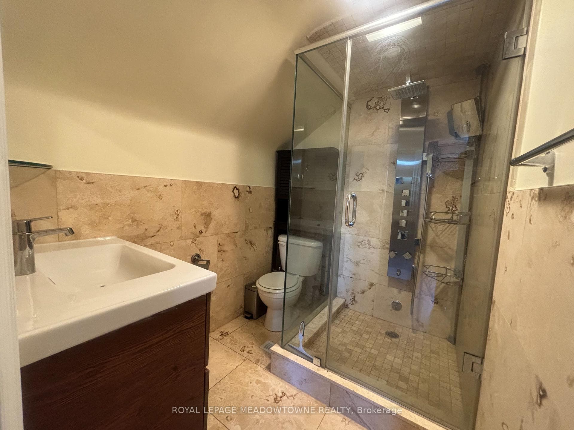 1278 Leighland Road Unit Upper photo 16
