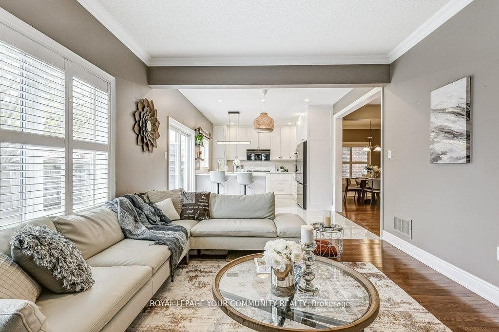 67 Pondmede Crescent photo 12