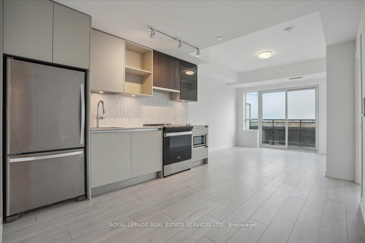 395 Dundas Street Unit 414 photo 3