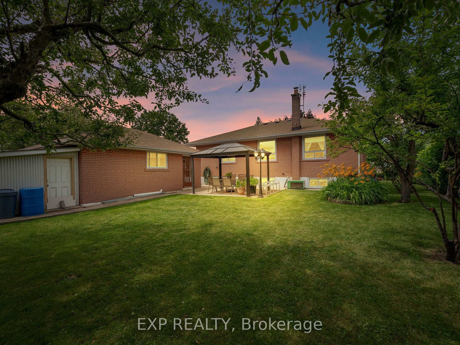 374 Wentworth Street photo 40