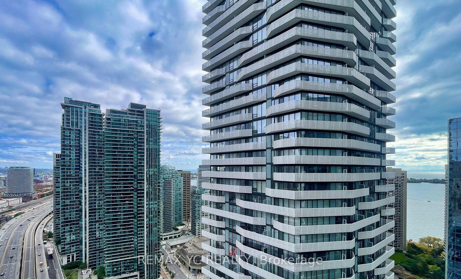 100 Harbour Street Unit 3504 photo 1