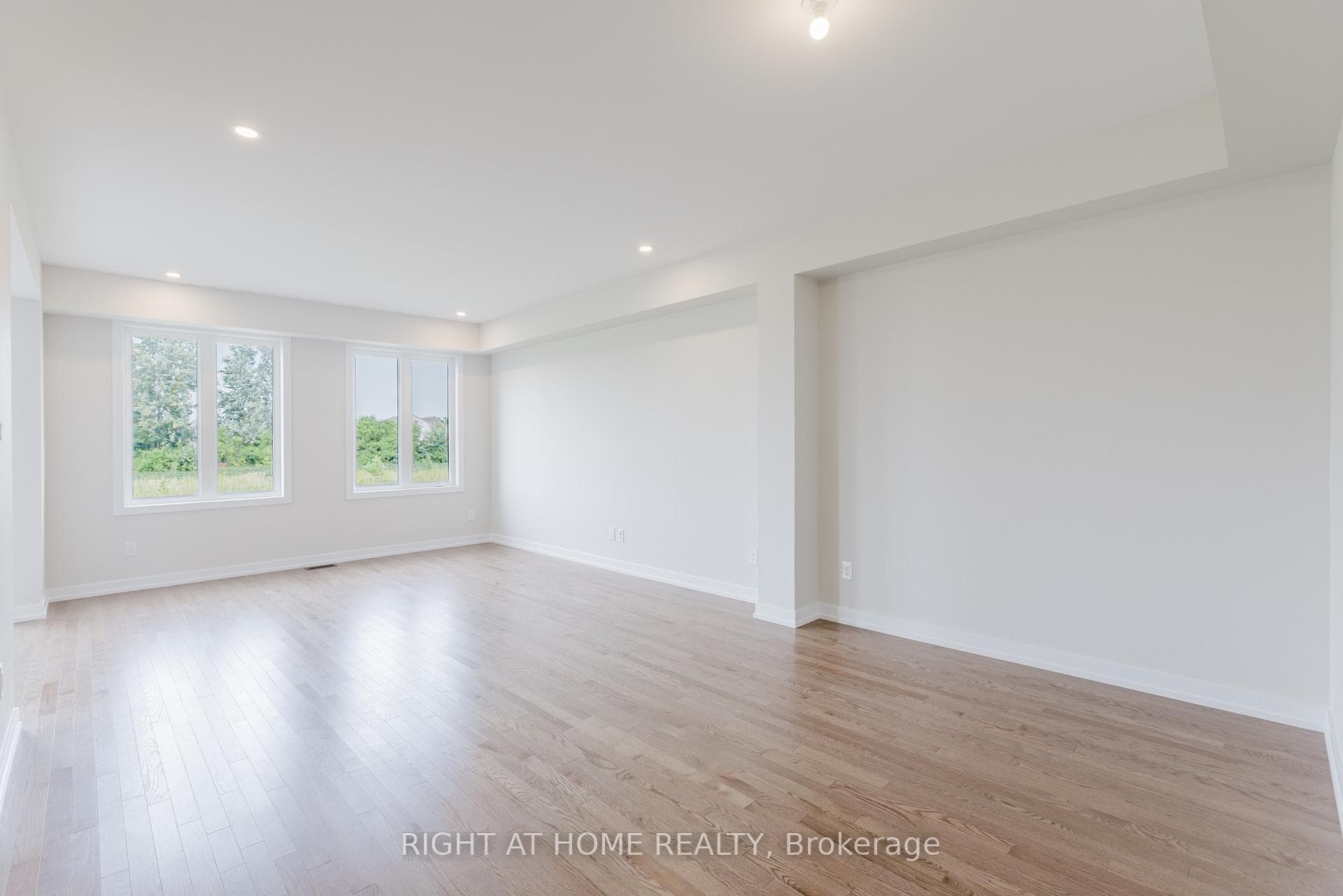 2046 Postilion Street photo 9