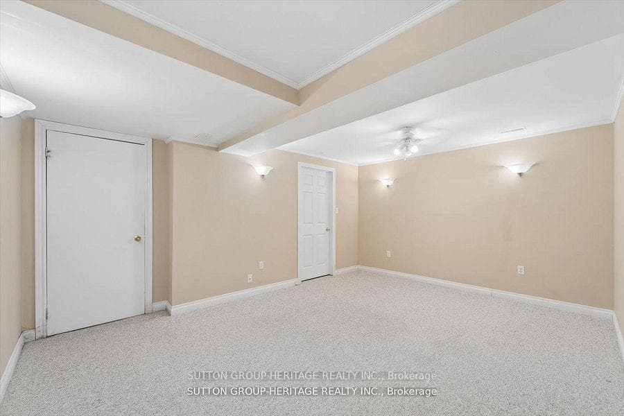 1886 Pine Grove Avenue photo 32