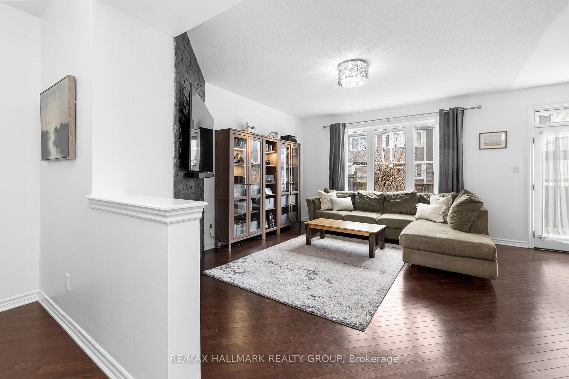 529 Dundonald Drive photo 8