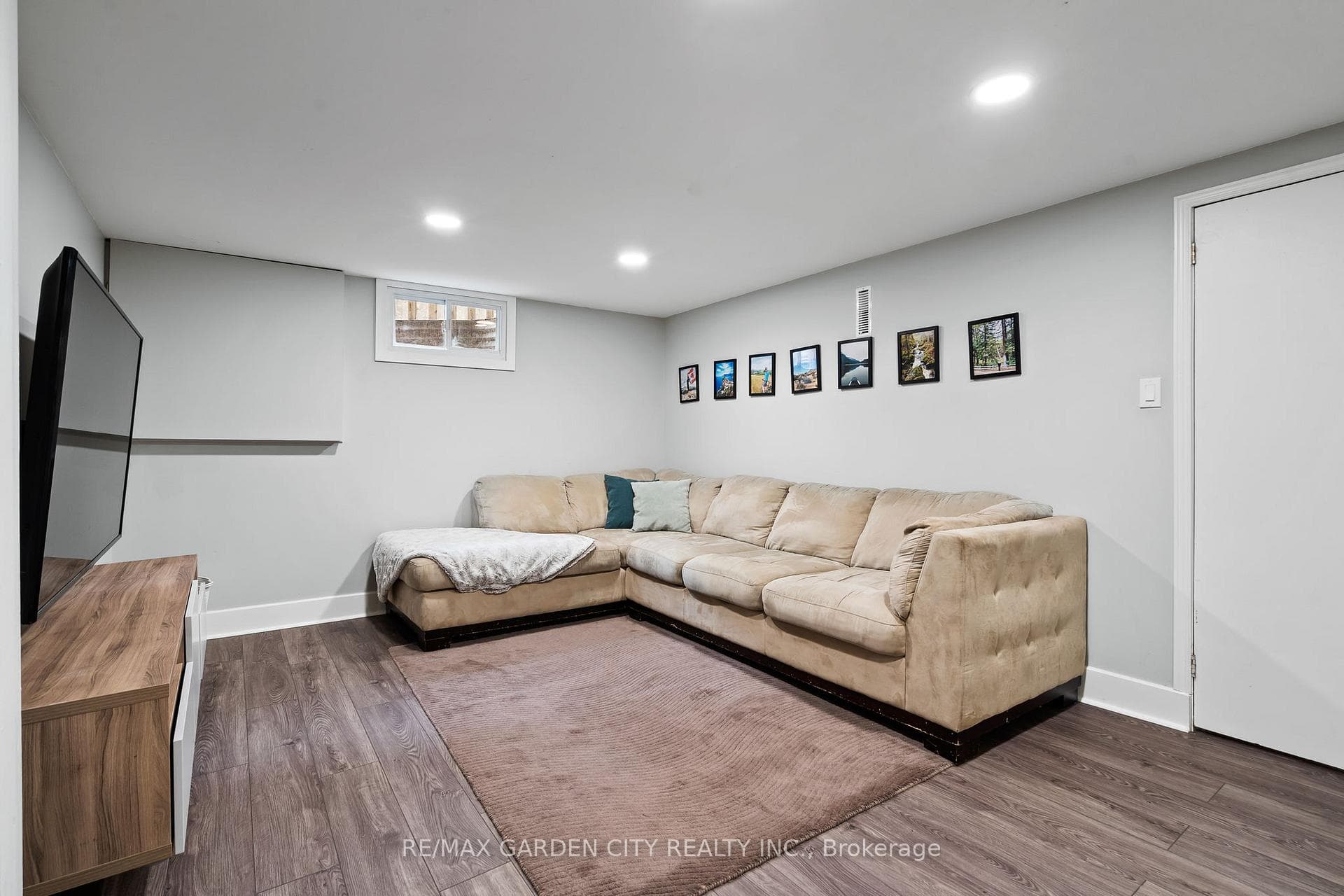 99 Ventura Drive photo 22