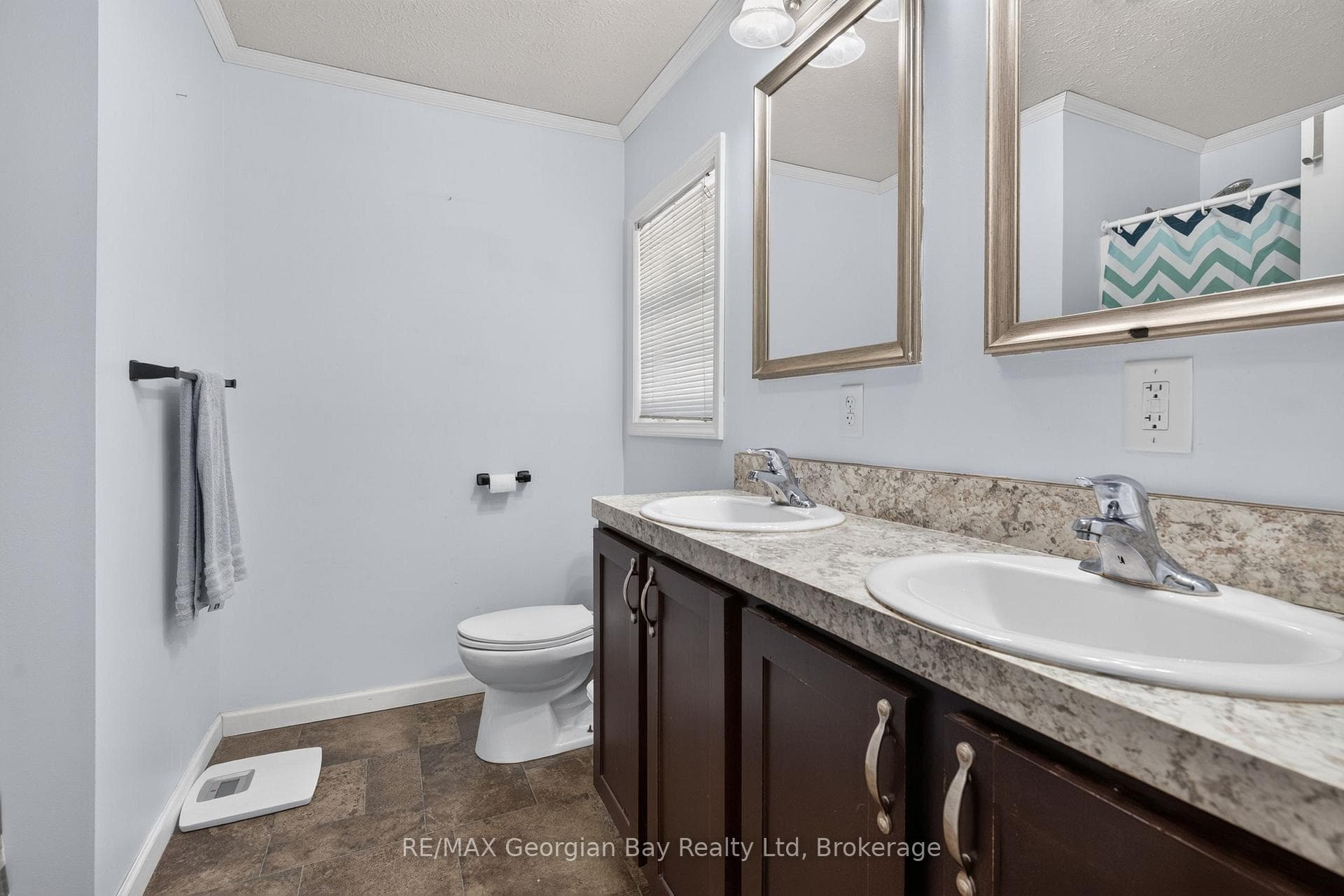 927 Vindin Street photo 11