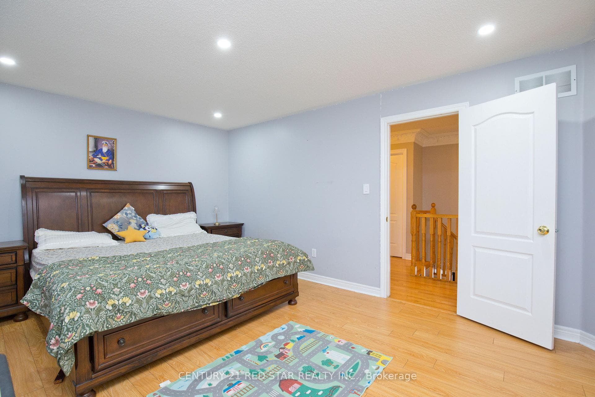 3 Okanagan Drive photo 31