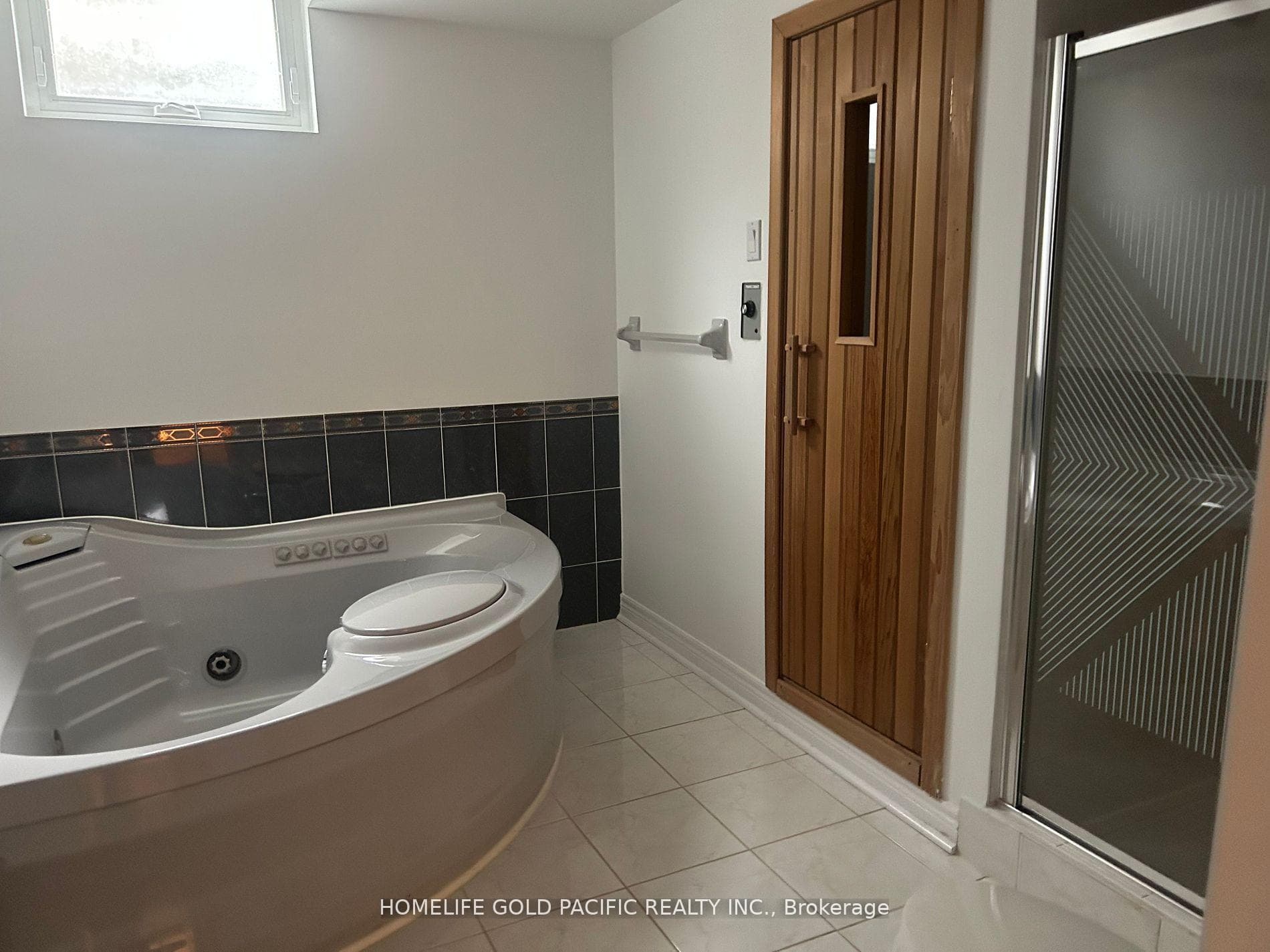 12 Silver Fir Street photo 32