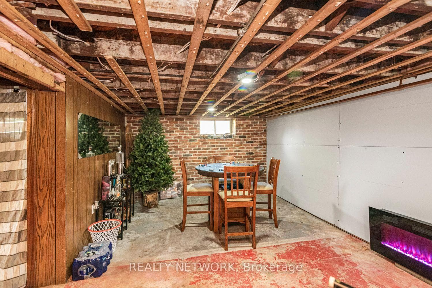 32 Grant Avenue photo 35