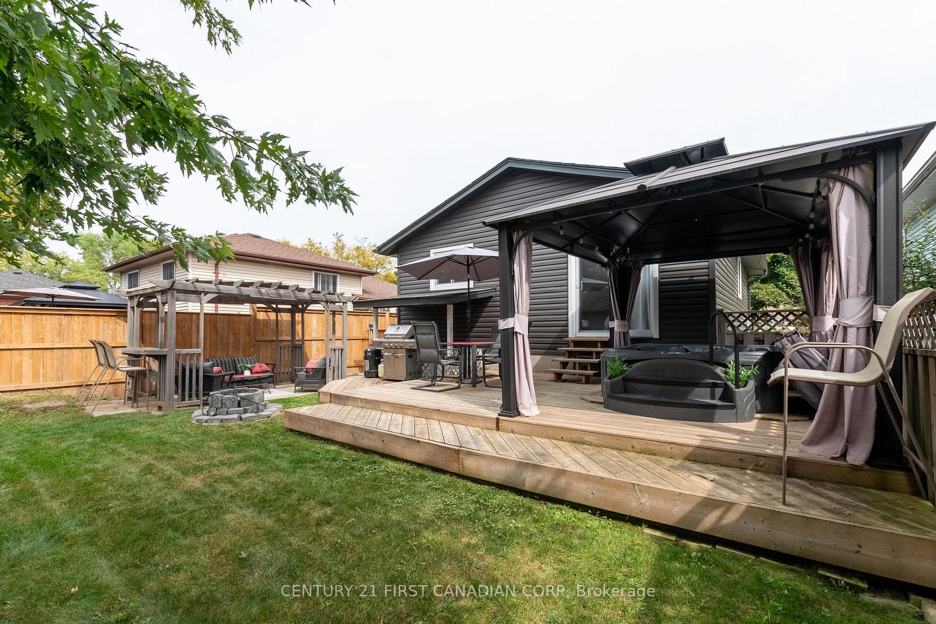 174 Portsmouth Crescent photo 35