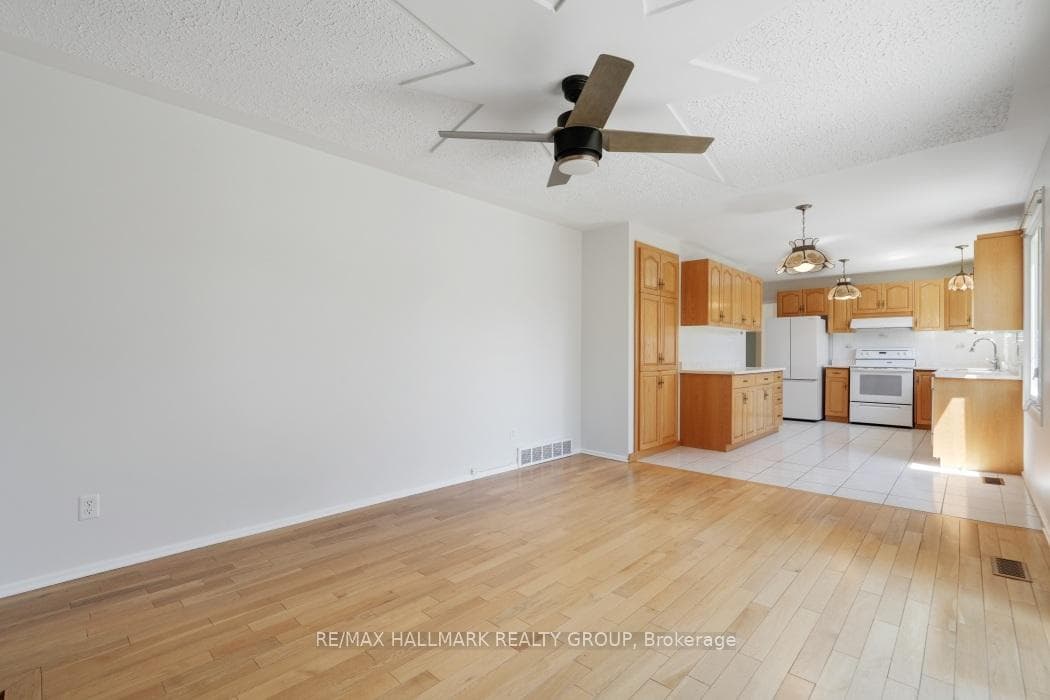 2187 Hamelin Crescent photo 23