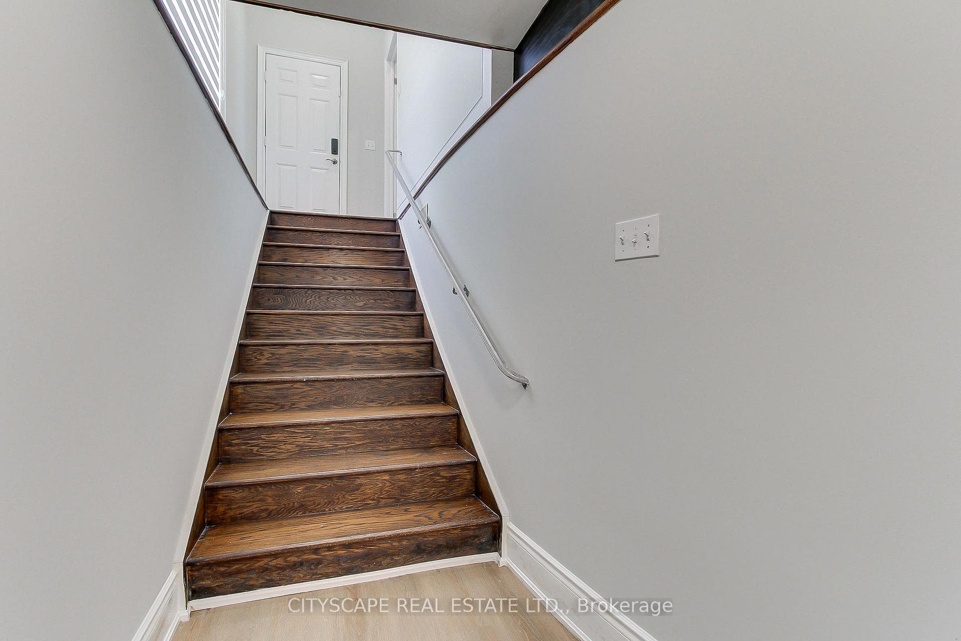 1543 Indian Grove photo 38