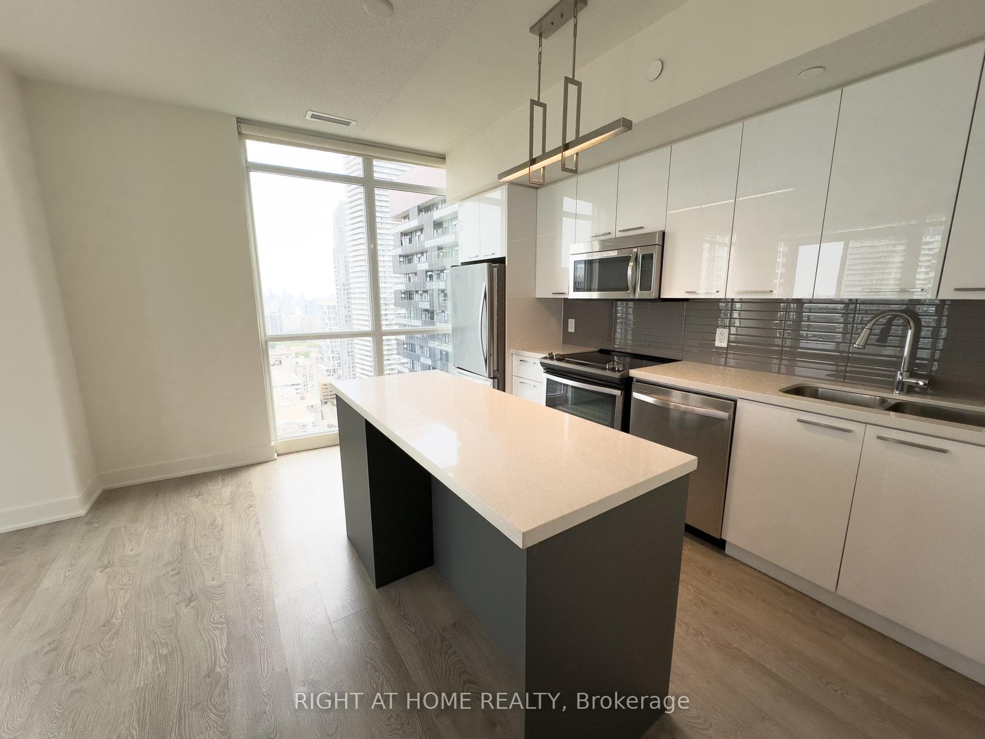 30 Roehampton Avenue Unit 3208 photo 20