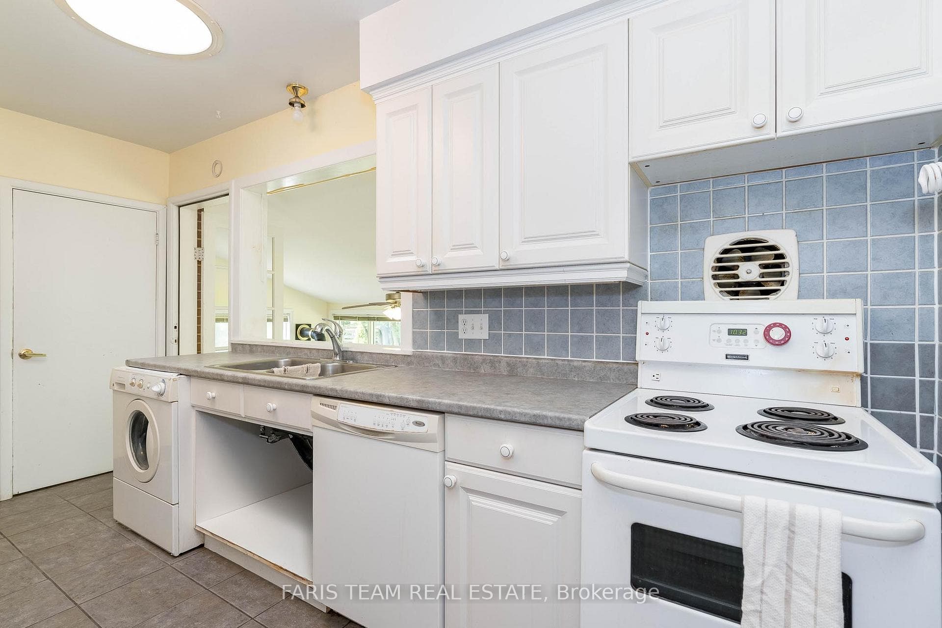 18 Downsview Drive photo 5