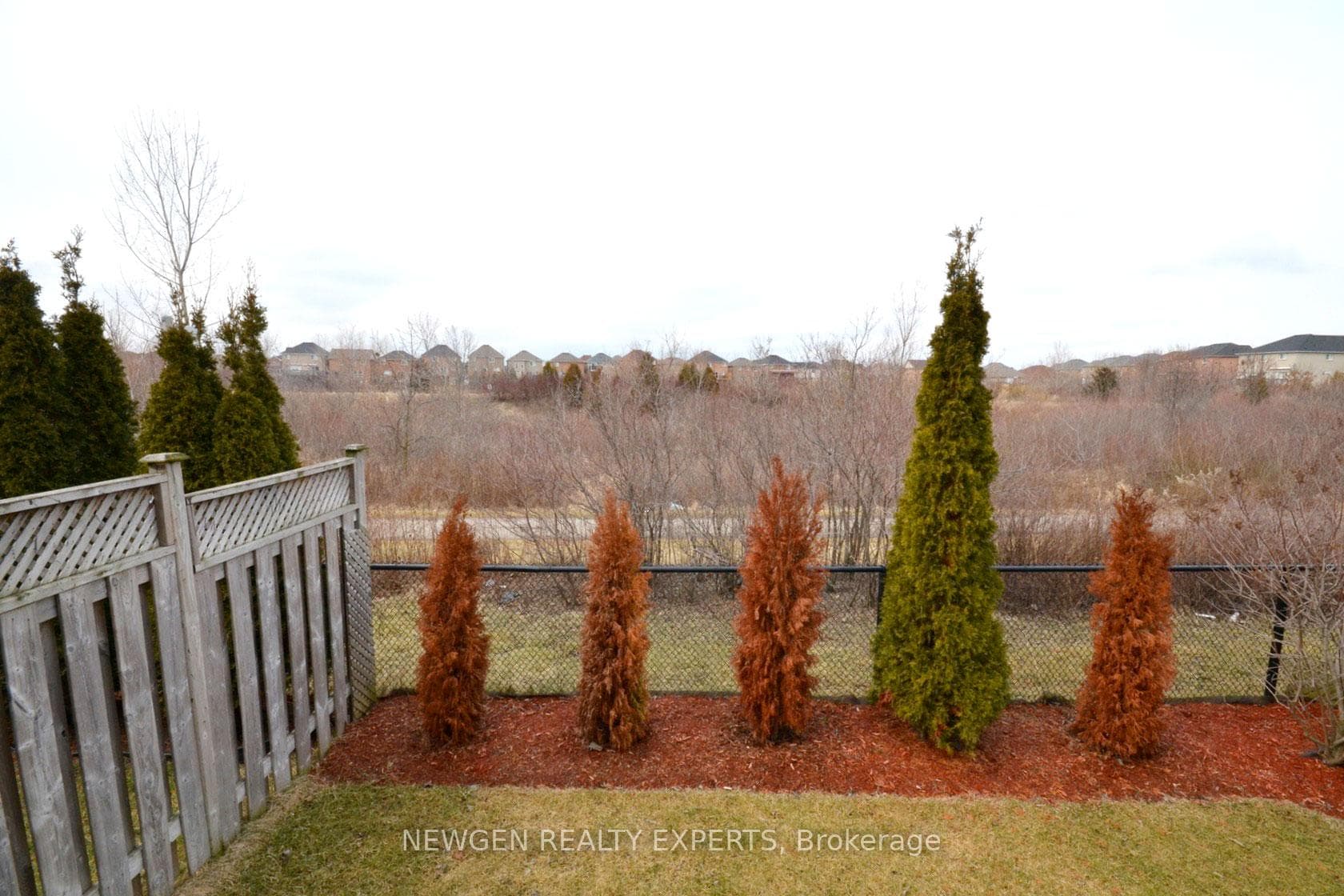 122 River Rock Crescent photo 39