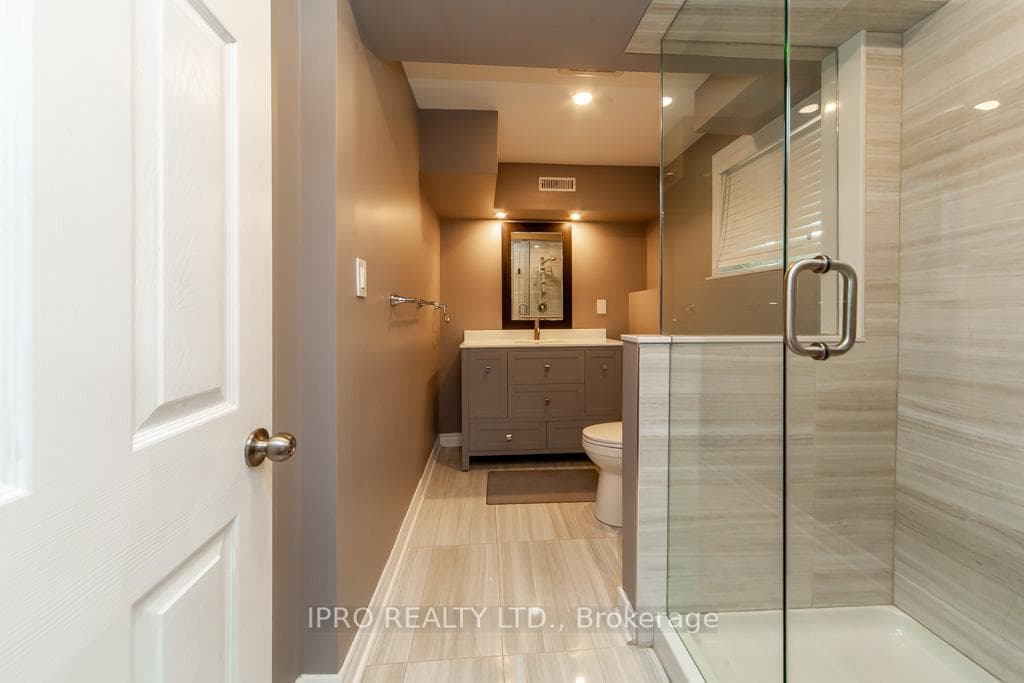 1896 Birchview Drive photo 34