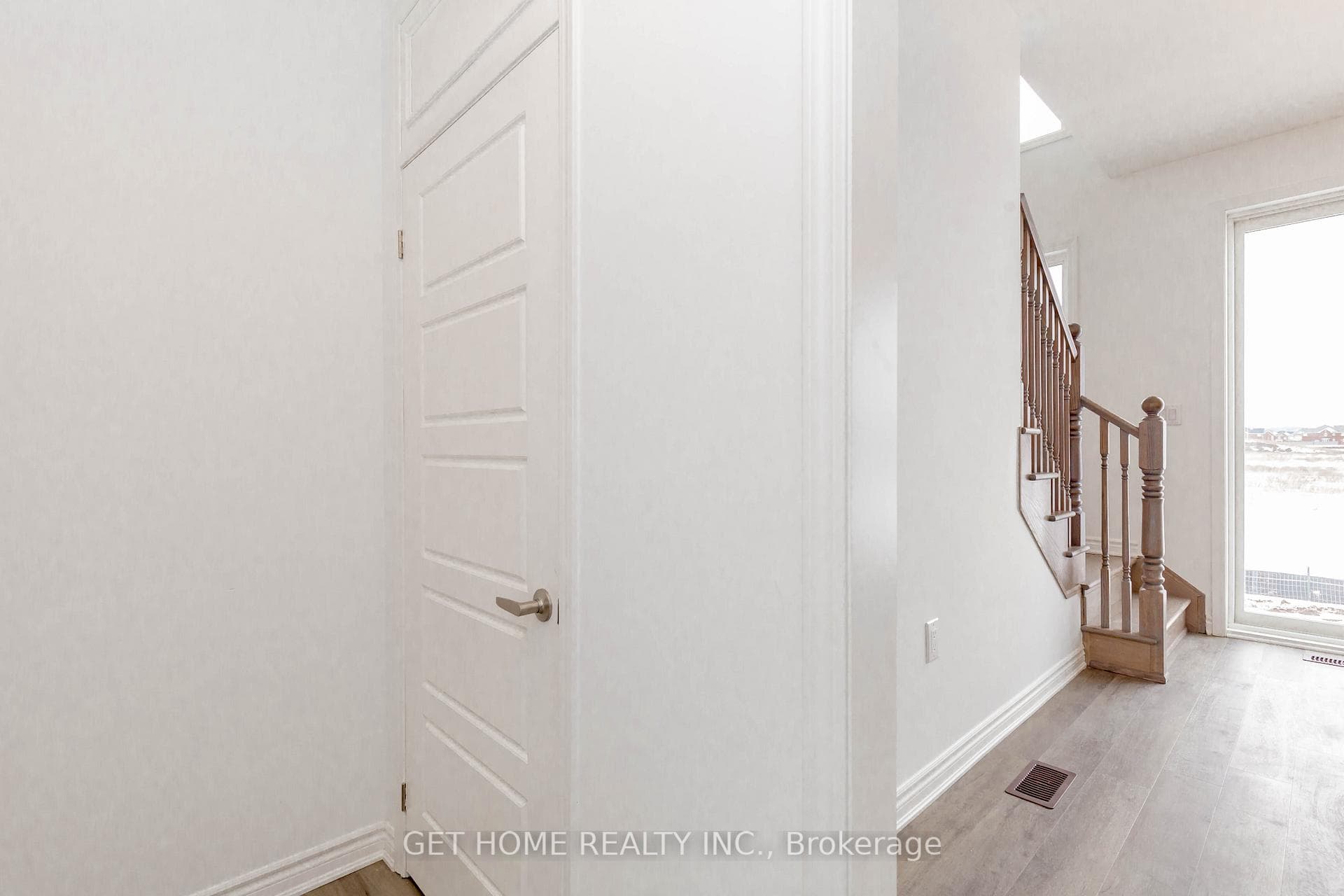 435 Gordon Krantz Avenue photo 45