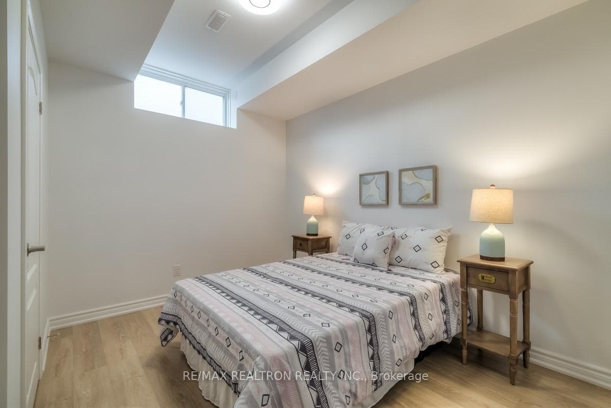 529 White's Hill Avenue photo 36
