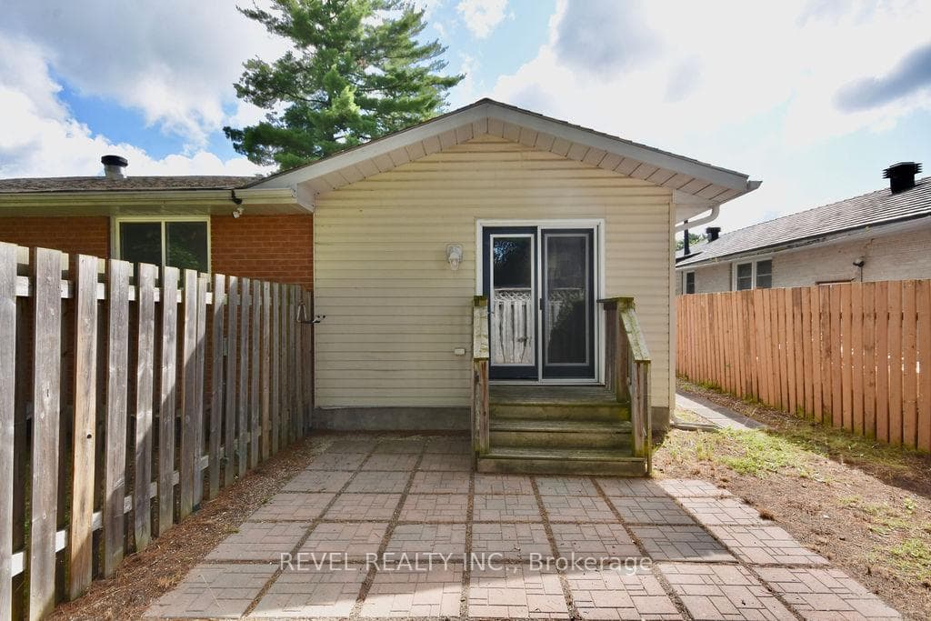 4 Bushey Avenue photo 15