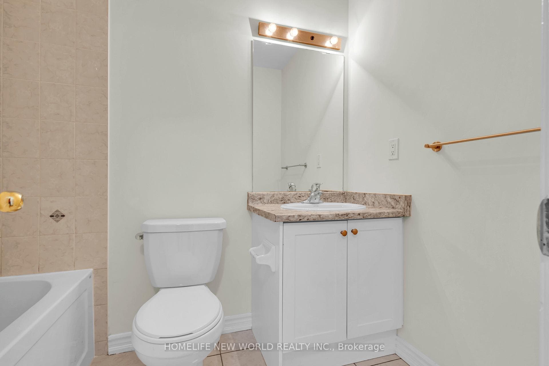 8 Shiff Crescent photo 27