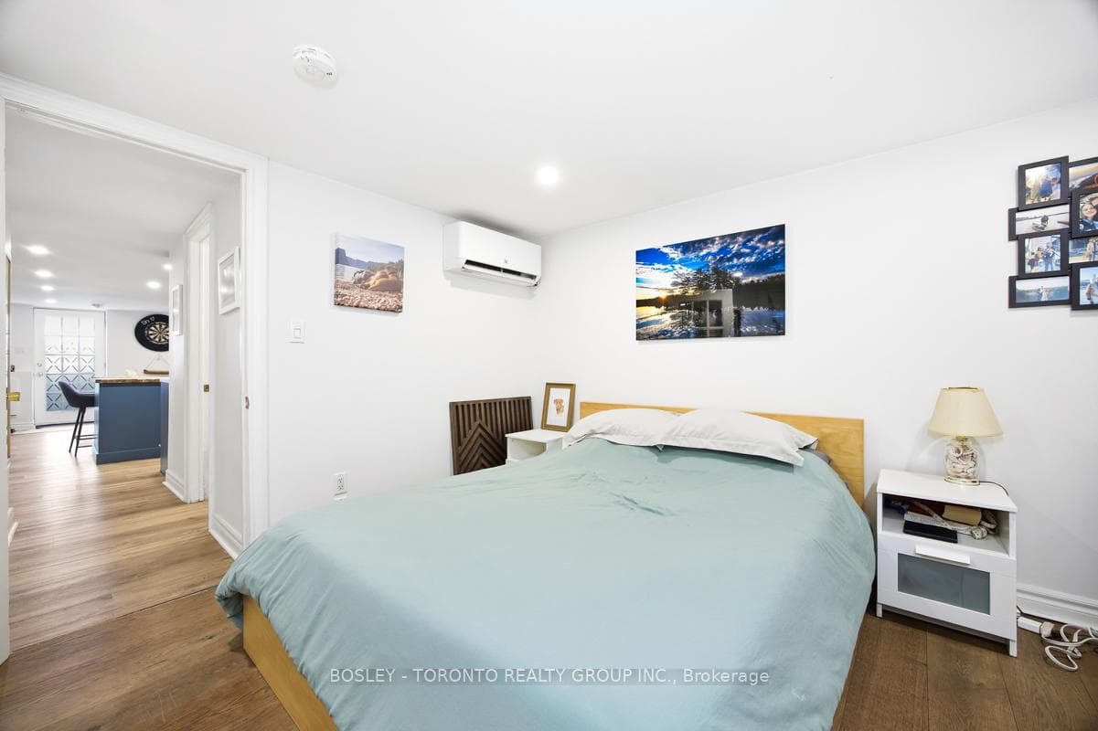 826 Carlaw Avenue Unit Lower photo 19