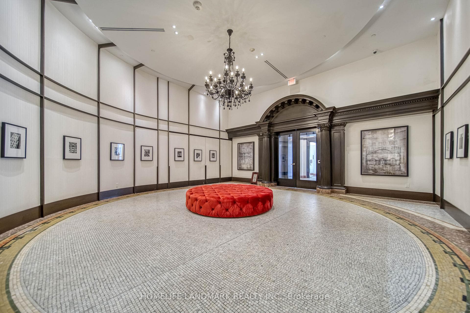 197 Yonge Street Unit 1703 photo 3