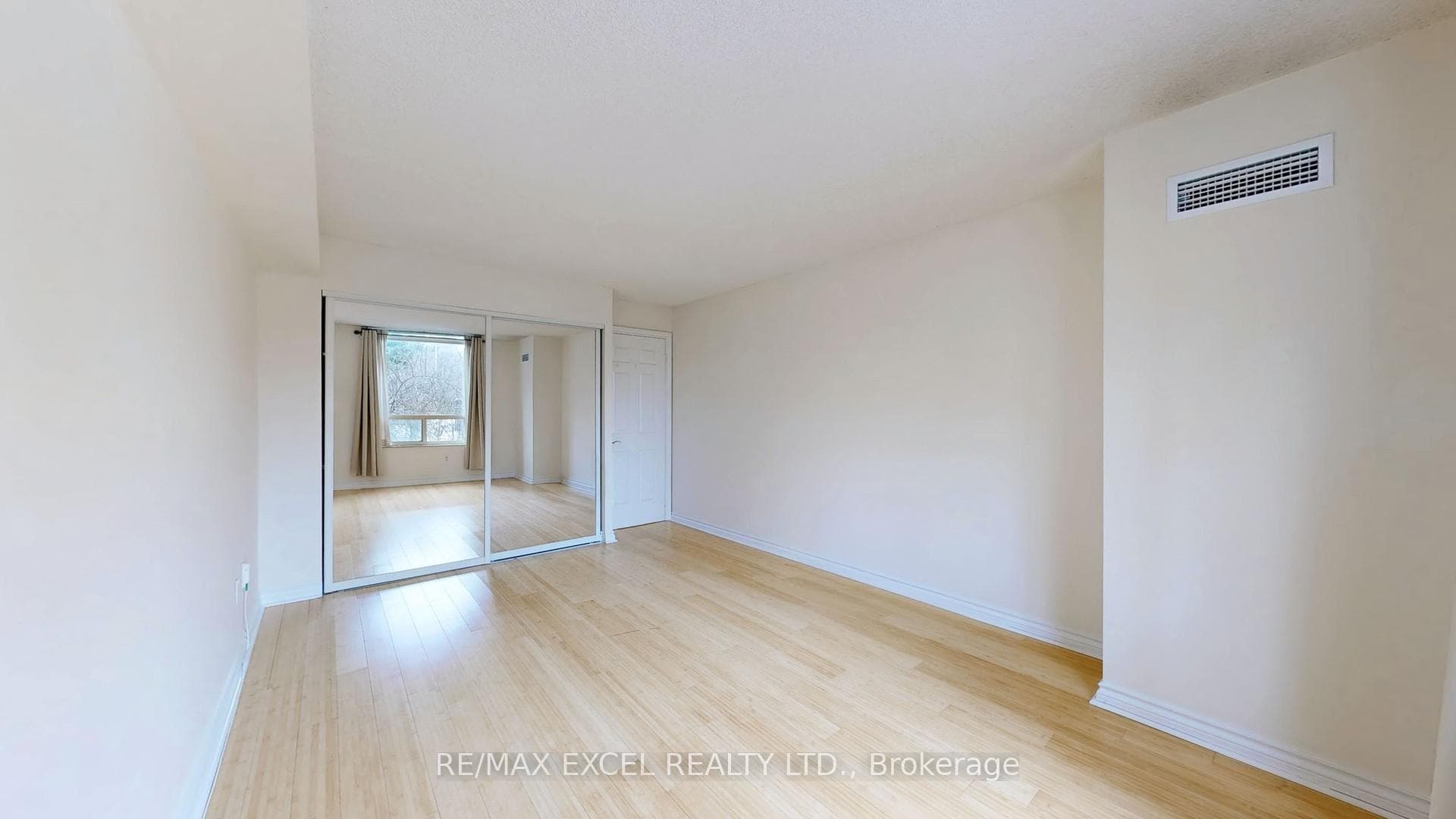 1210 Don Mills Road Unit 111 photo 9