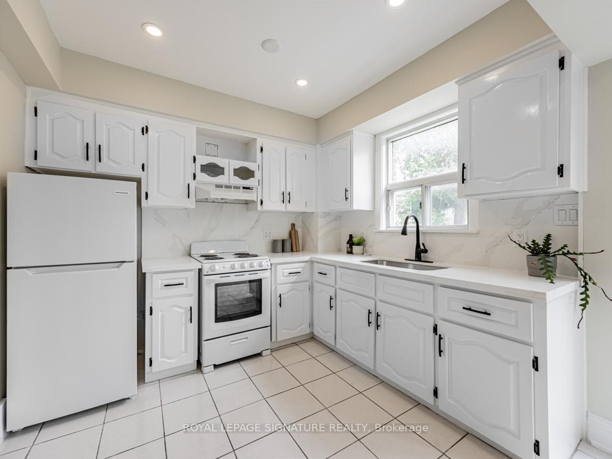 35 Rogers Road photo 14