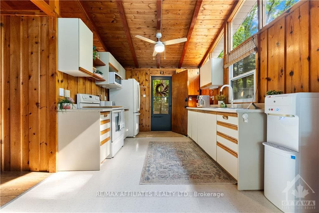 518 SLEEPY HOLLOW Road photo 9