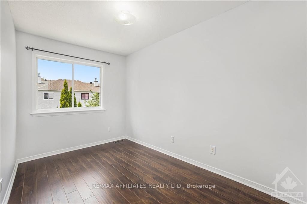 34 WITTINGHAM Drive photo 13