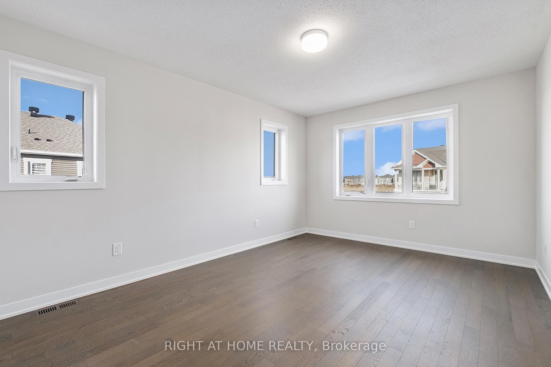 600 Cygnus Street photo 15