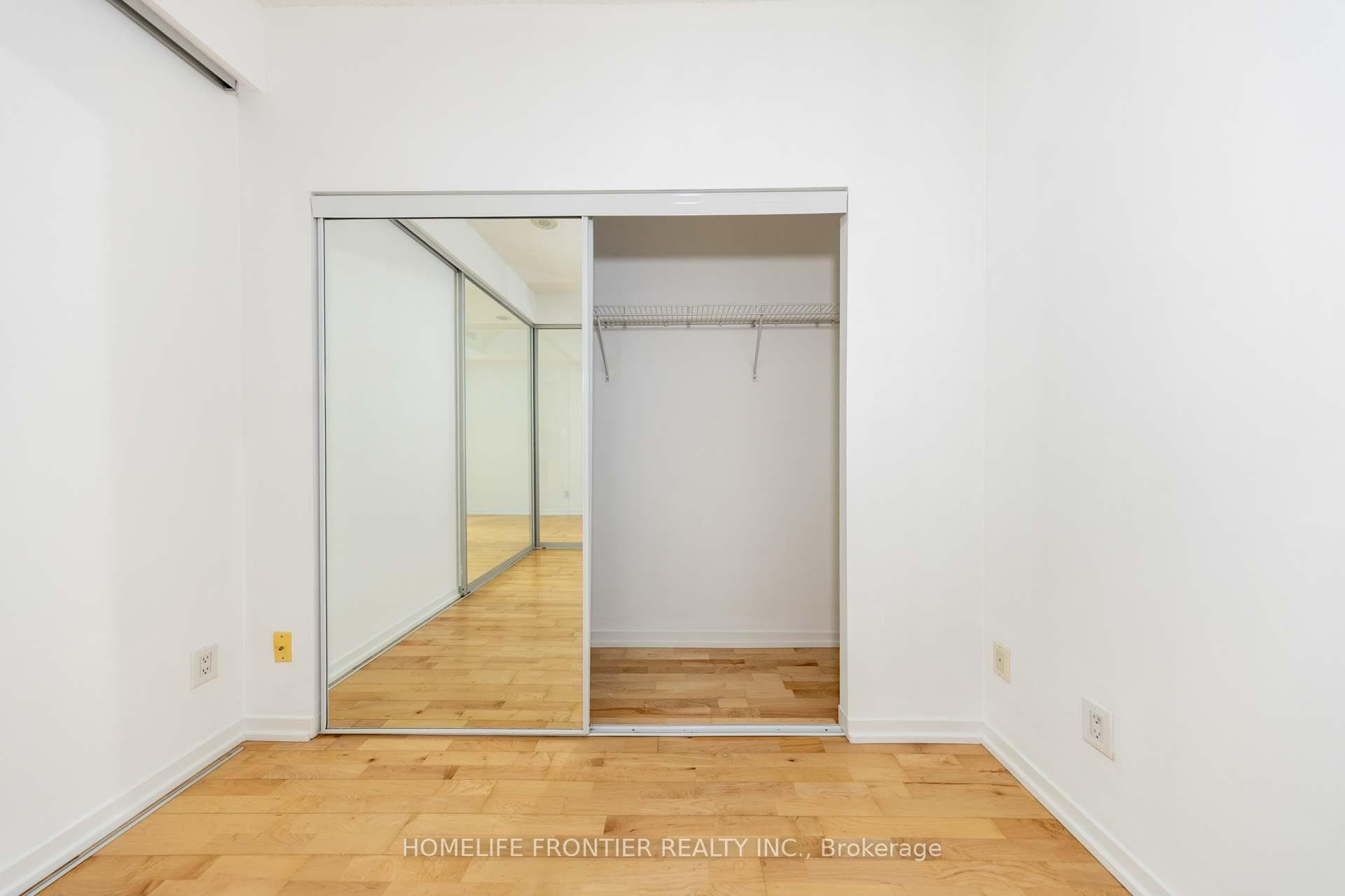 65 Bremner Boulevard Unit 2111 photo 19