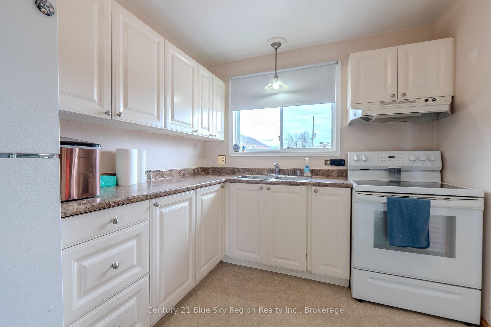 272 Patricia Street photo 15
