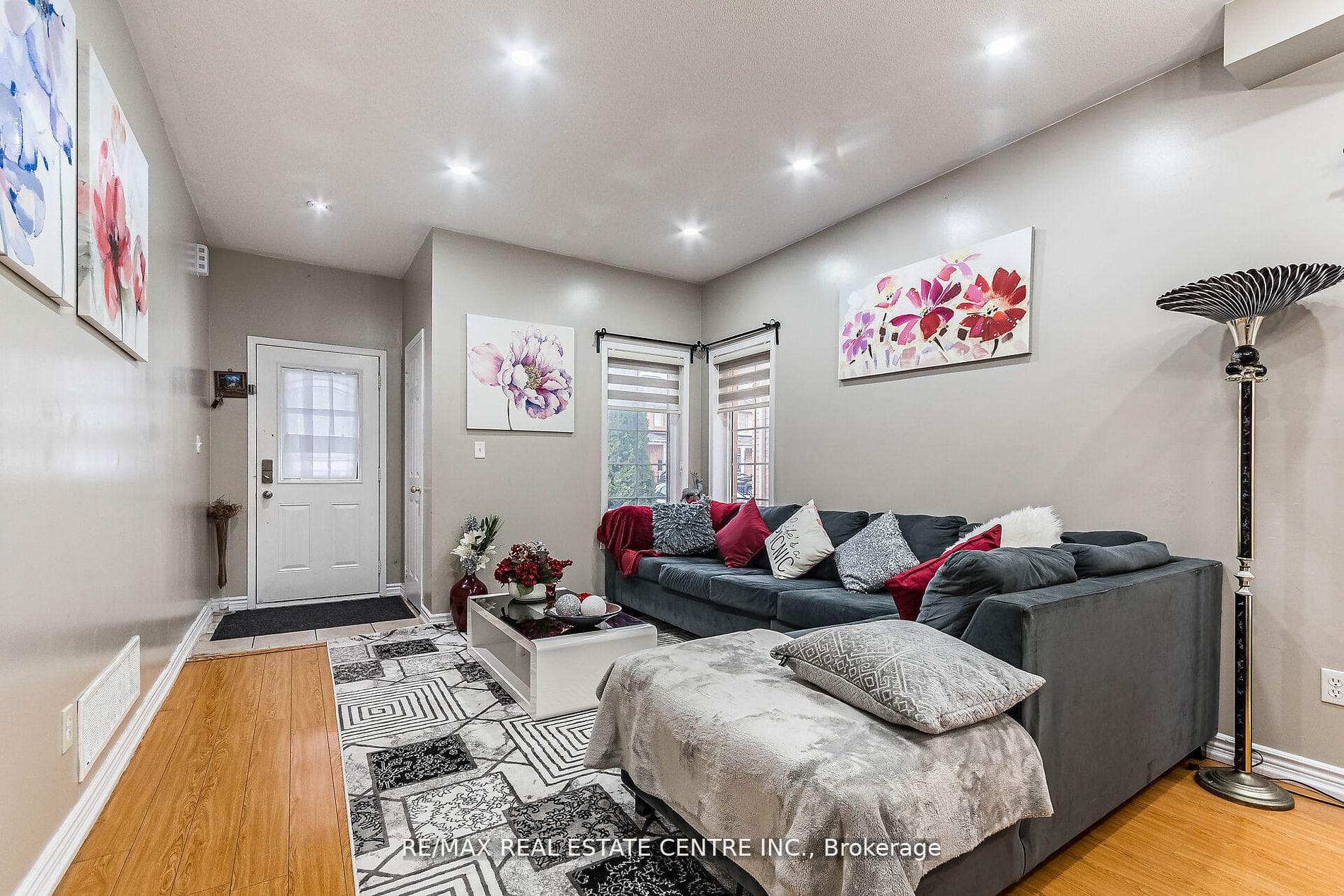 45 Commodore Drive photo 5