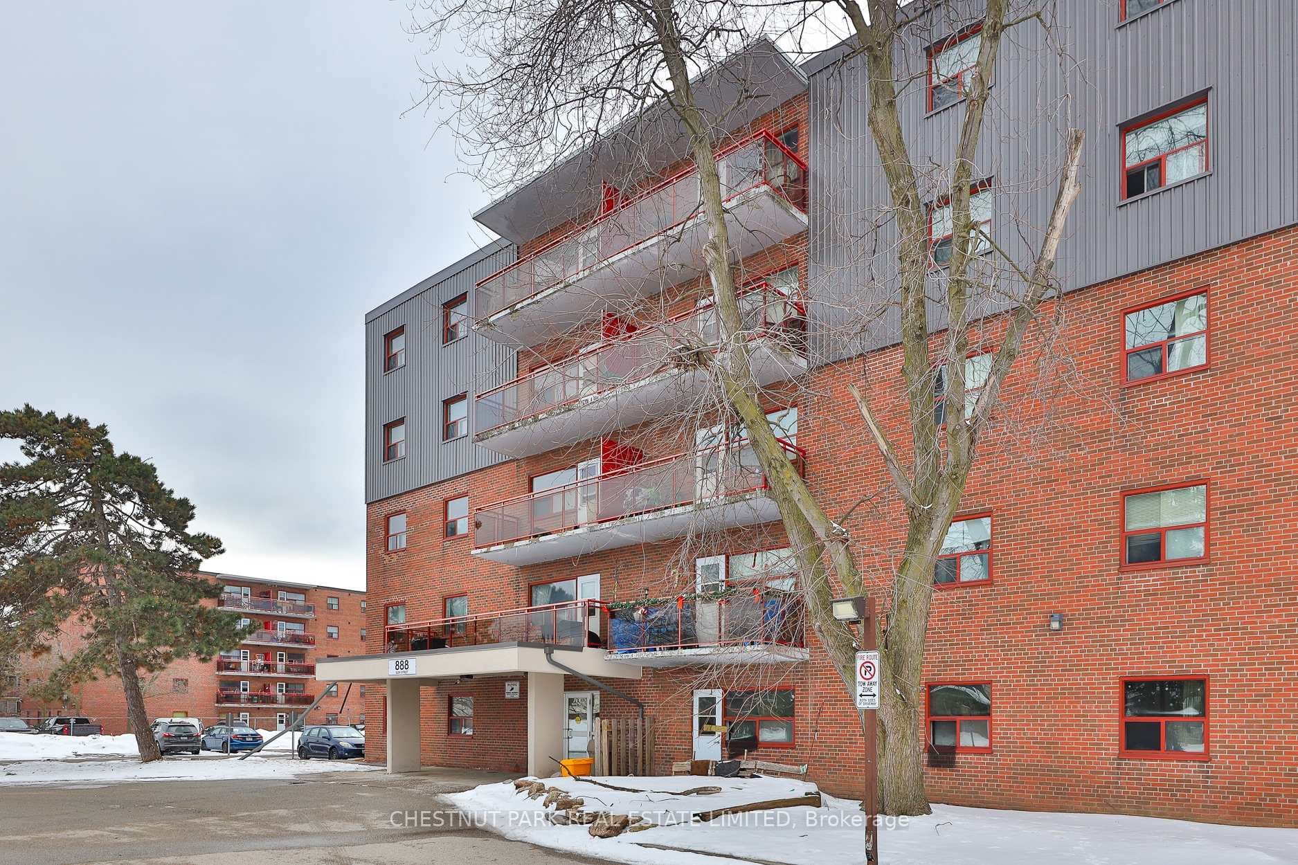888 Glen Street Unit 319 photo 1