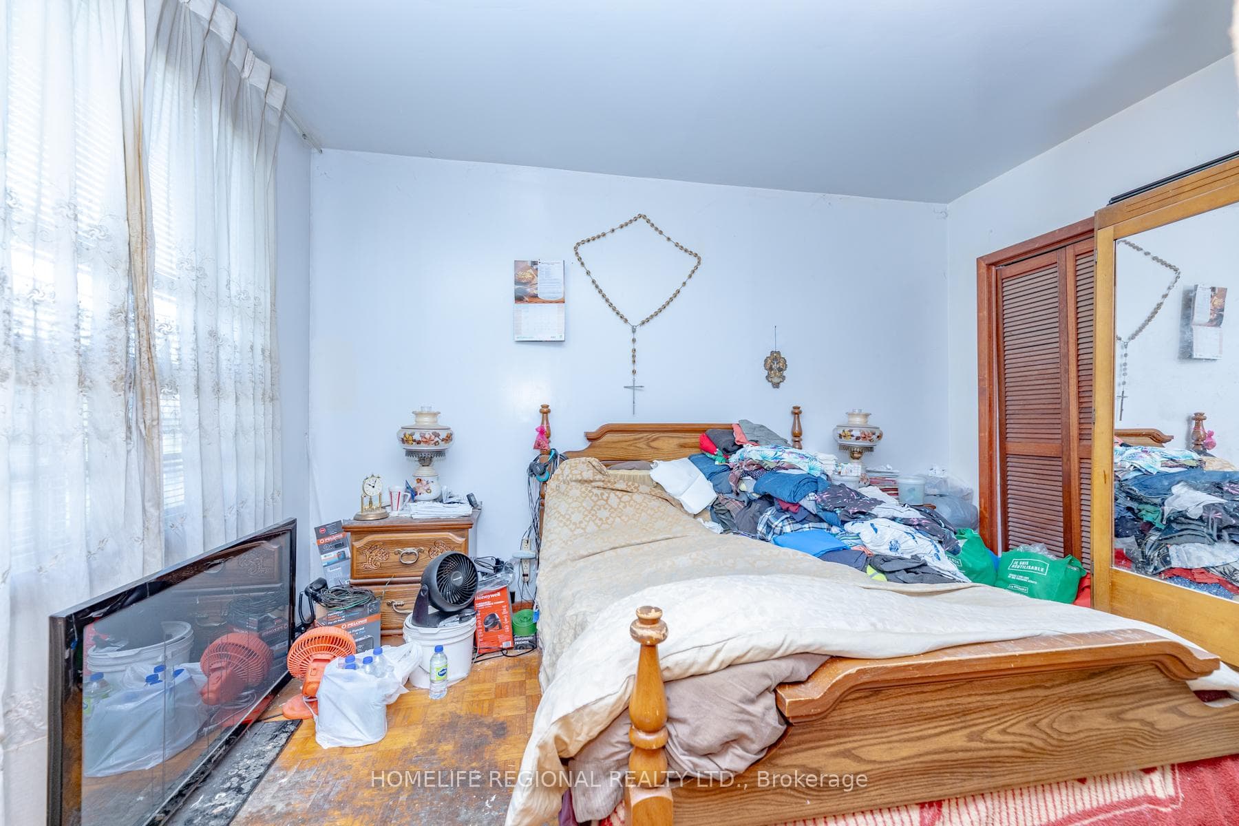 155 Montrose Avenue photo 12