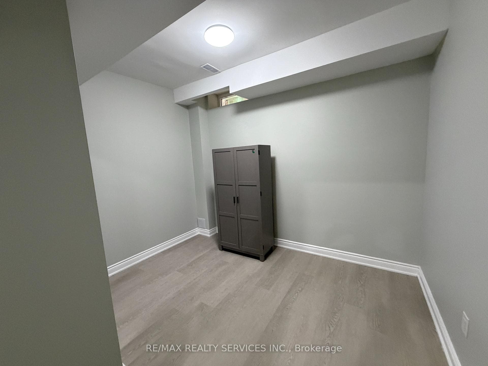 4 Lyle Way Unit Lower photo 9