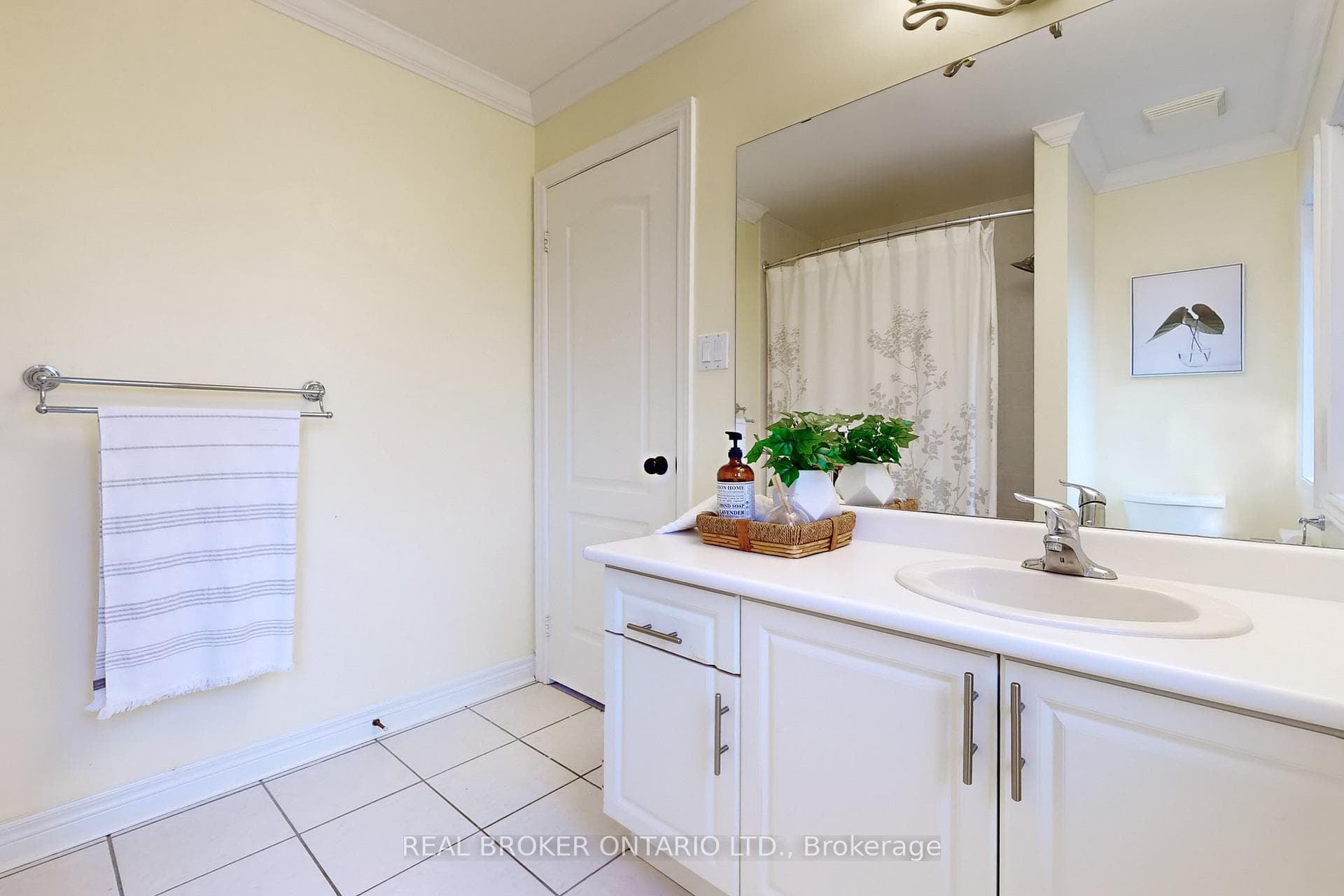 818 Walsh Court photo 27