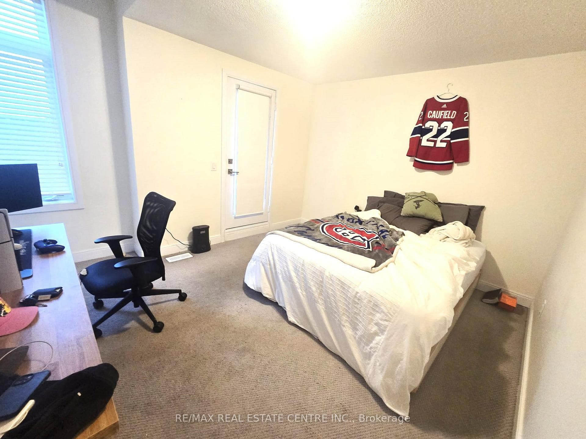 447 Veterans Drive photo 14