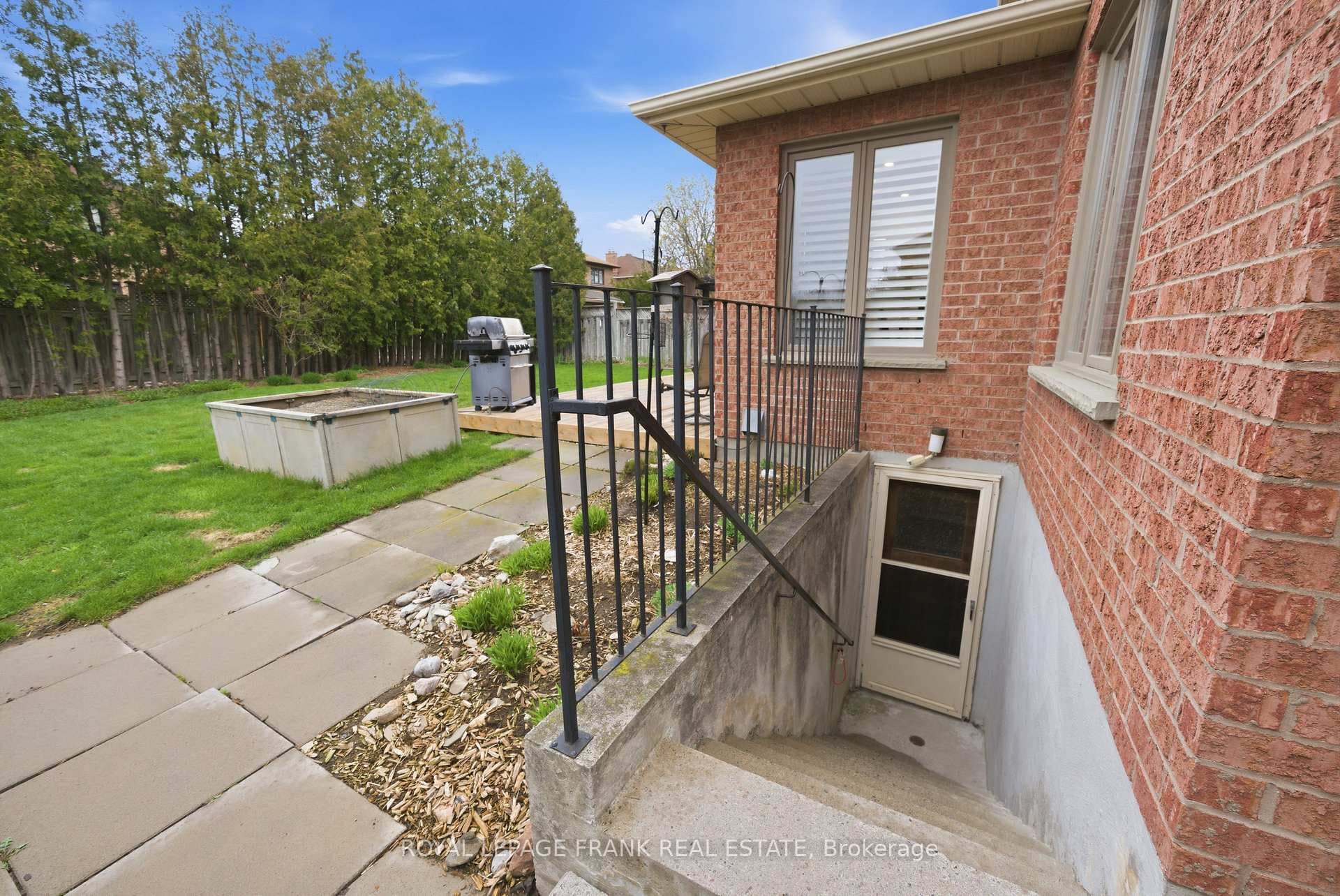 8 Corner Stone Crescent photo 31