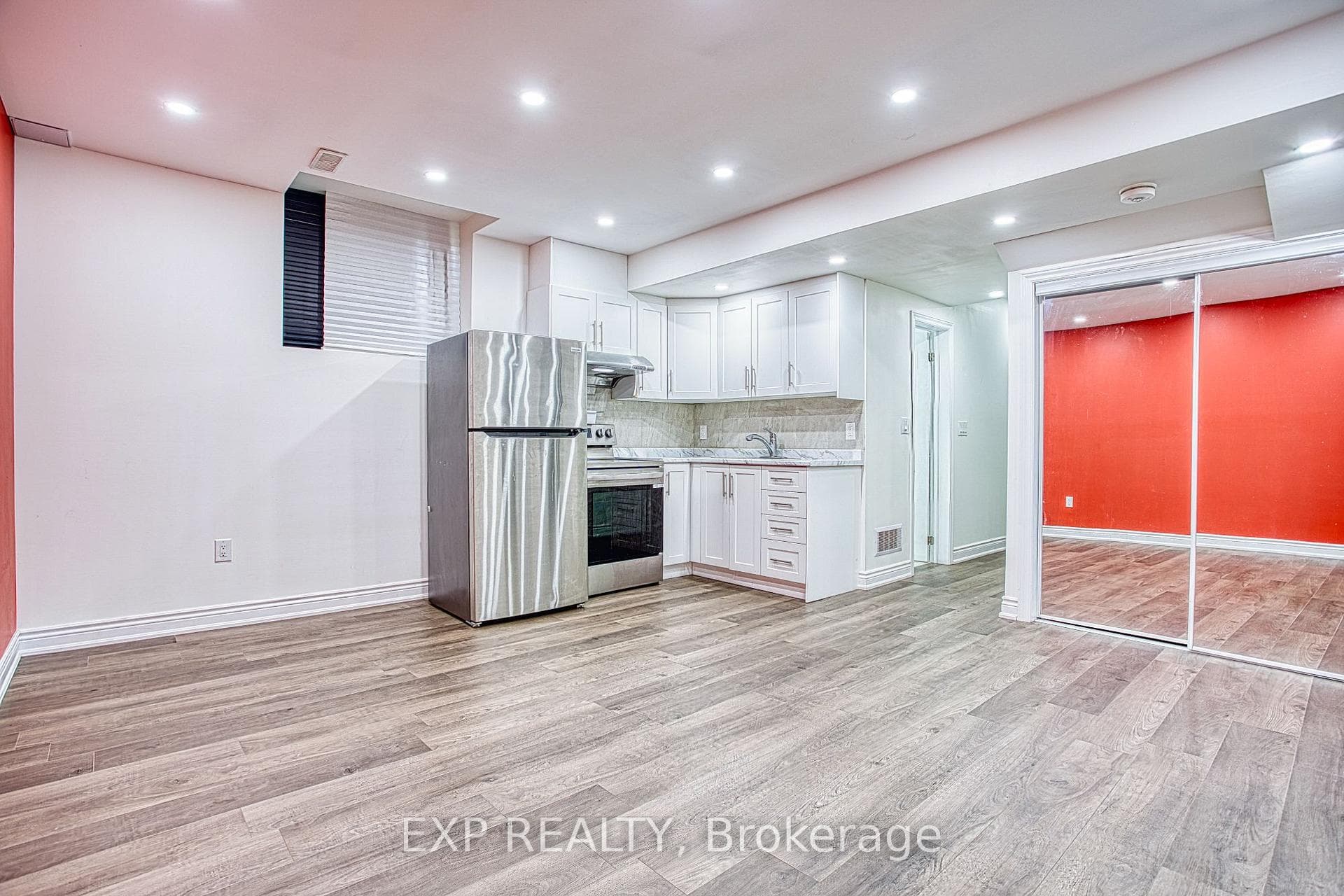 15 Riley Avenue Unit Lower photo 5