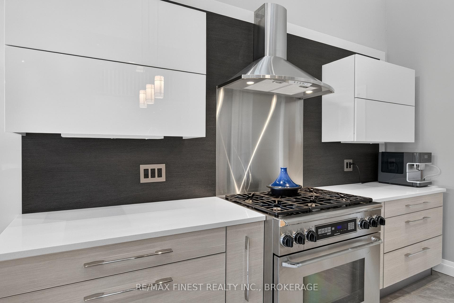503 Deerview Drive photo 17